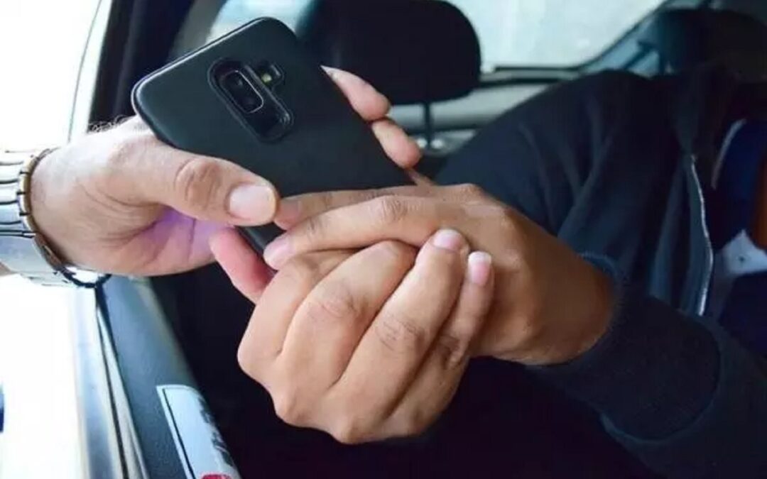 Seguradora é condenada a indenizar consumidor com deficiência visual por negar apólice de seguro de celular furtado